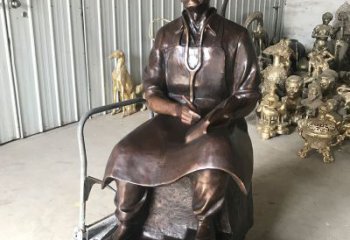 广州白求恩坐姿纯铜雕塑赞颂英雄的象征