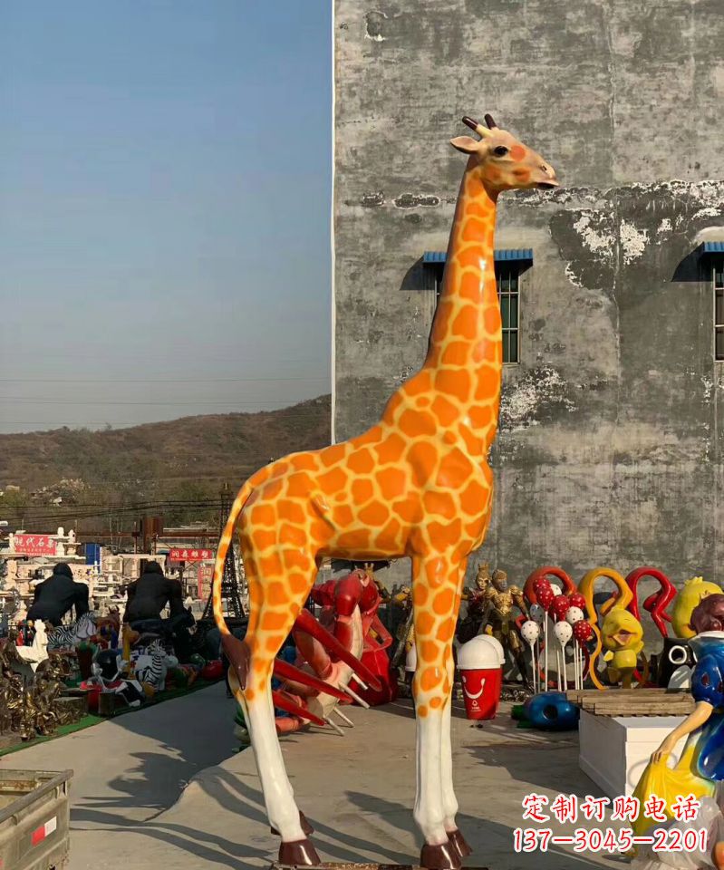 广州玻璃刚彩绘长颈鹿动物雕塑