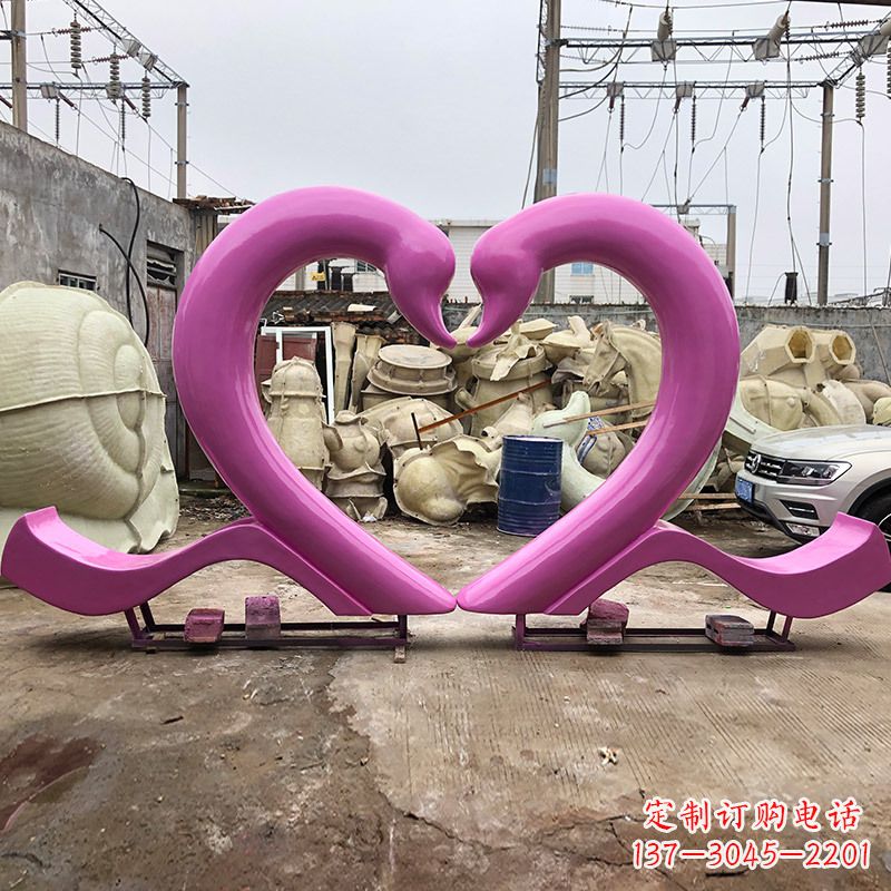 广州玻璃钢爱心天鹅,抽象情侣拍照美陈雕塑