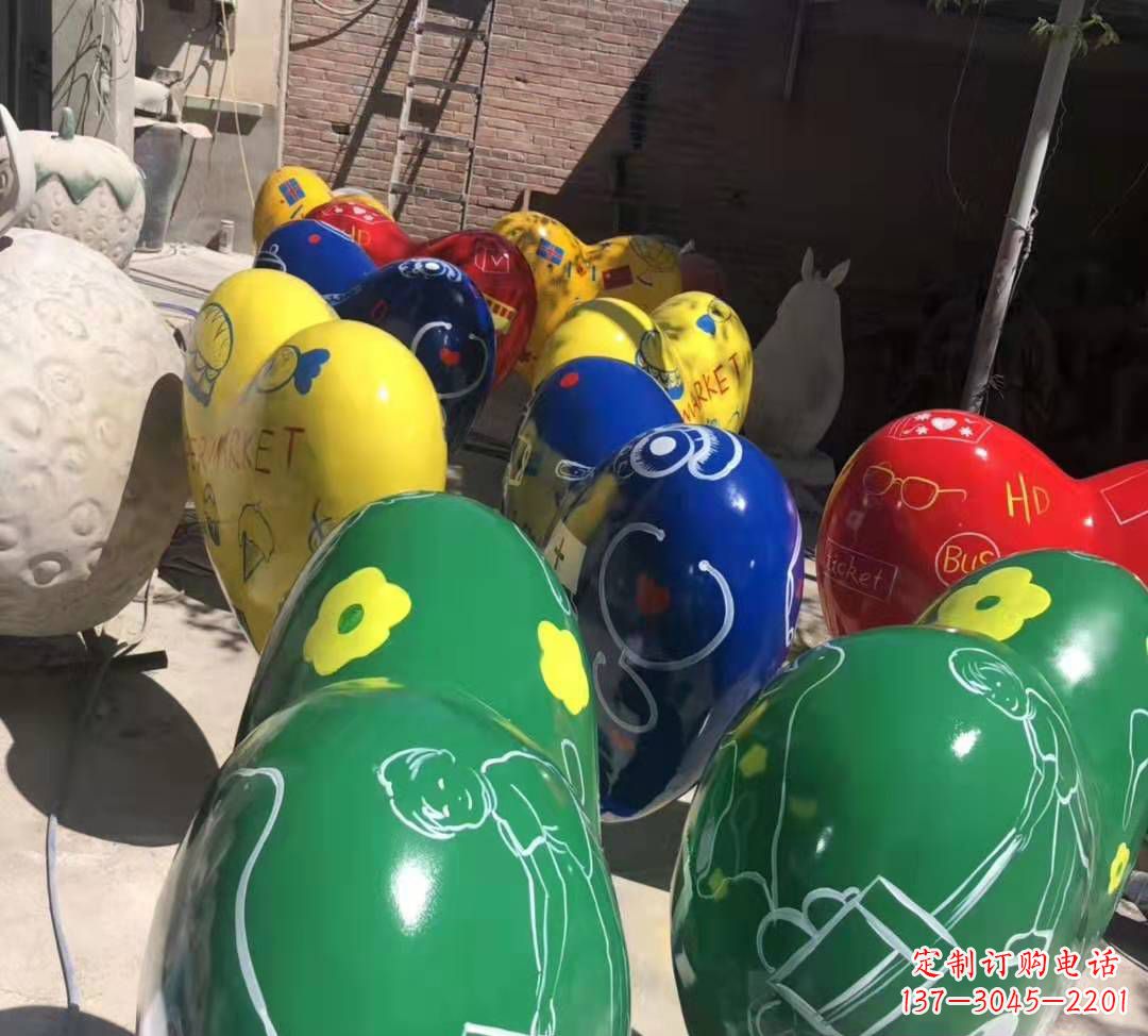 广州玻璃钢彩绘气球雕塑
