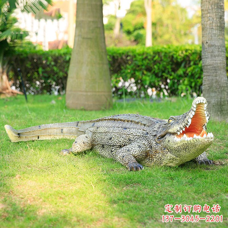 广州玻璃钢仿真动物雕塑点亮园林景观