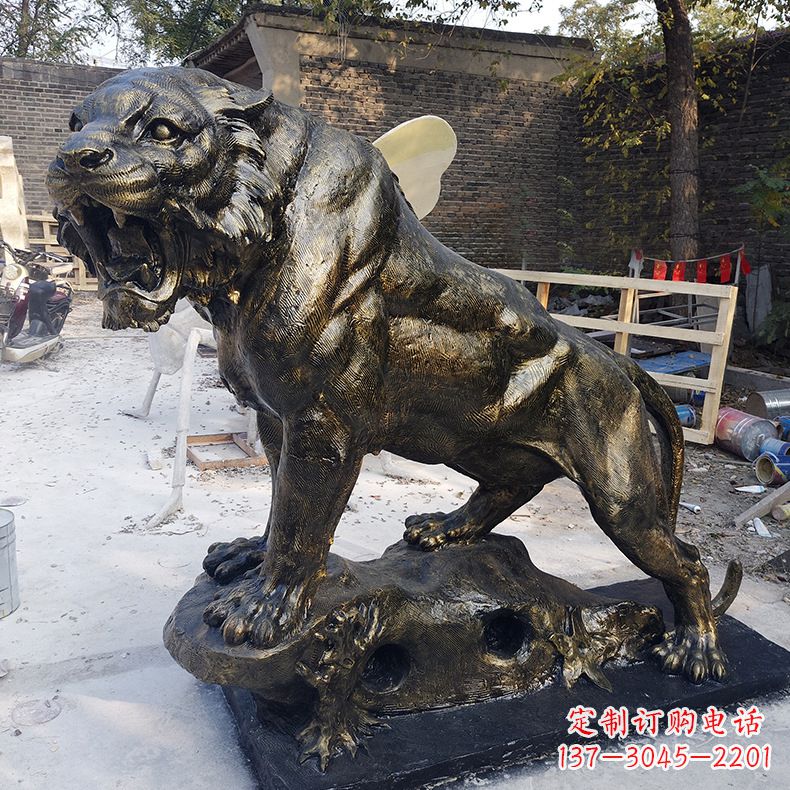 广州玻璃钢制老虎雕塑