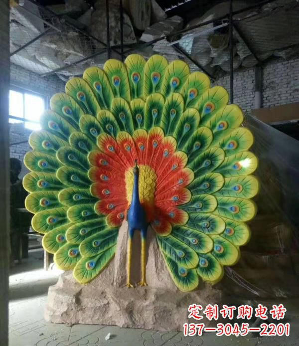 广州玻璃钢制作的孔雀雕塑