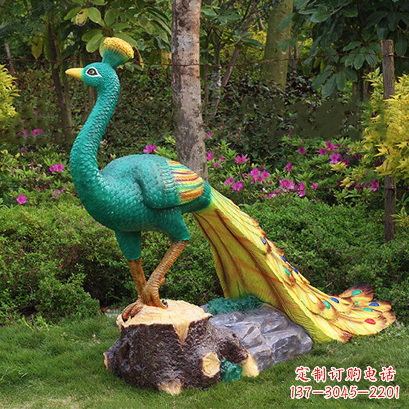 广州玻璃钢制作的孔雀雕塑