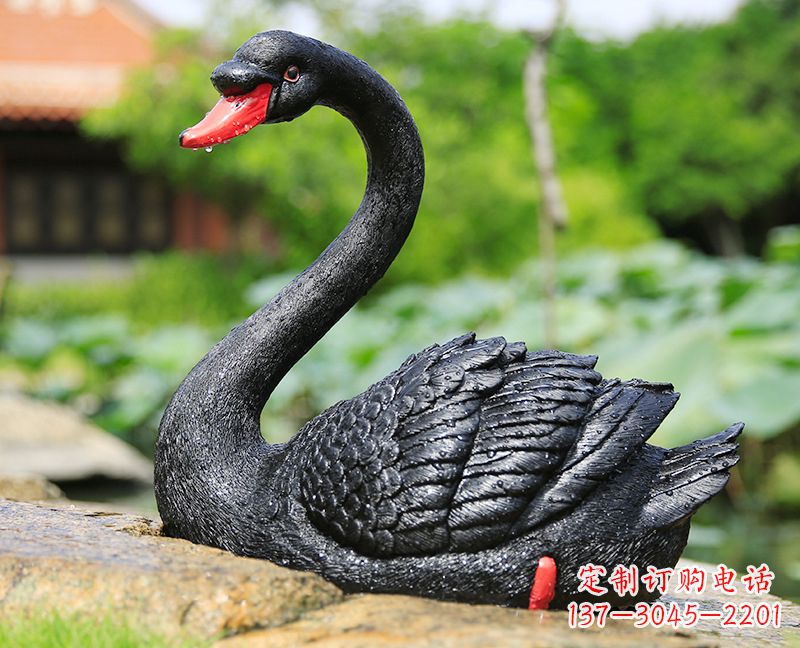 广州玻璃钢雕刻的黑色天鹅——美丽宁静的公园园林摆件