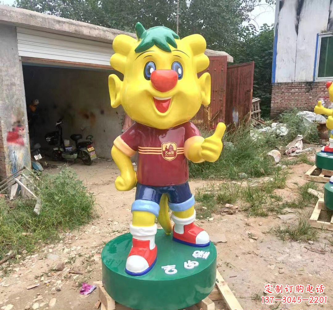 广州玻璃钢卡通小牛雕塑精致而可爱