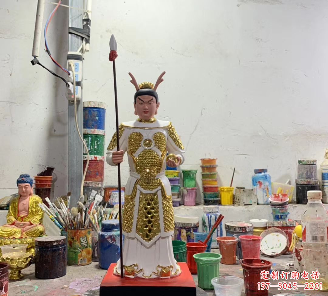 广州玻璃钢龙王三太子雕塑传承传统文化的艺术瑰宝