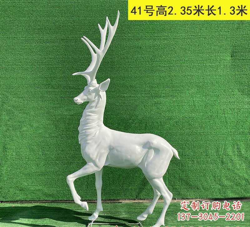 广州玻璃钢驯鹿雕塑优雅而又美丽