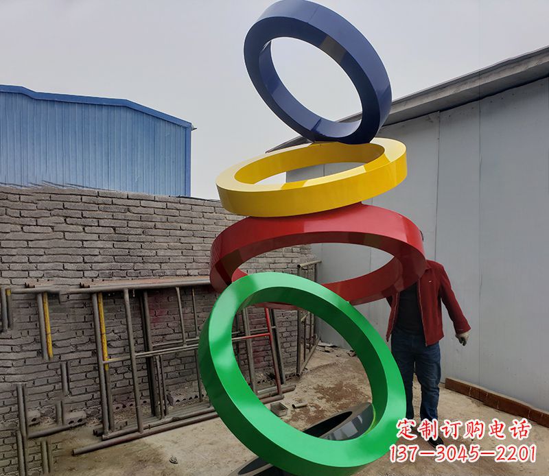 广州璀璨缤纷的不锈钢圆环雕塑