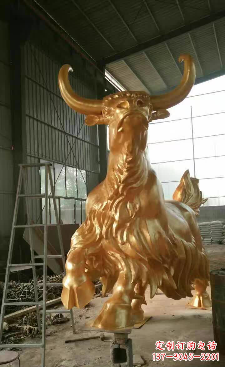 广州不锈钢城市的钛金牦牛雕塑