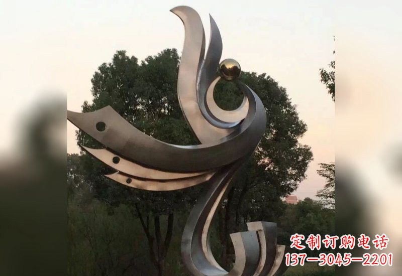 广州不锈钢凤凰雕塑象征着活力与美丽