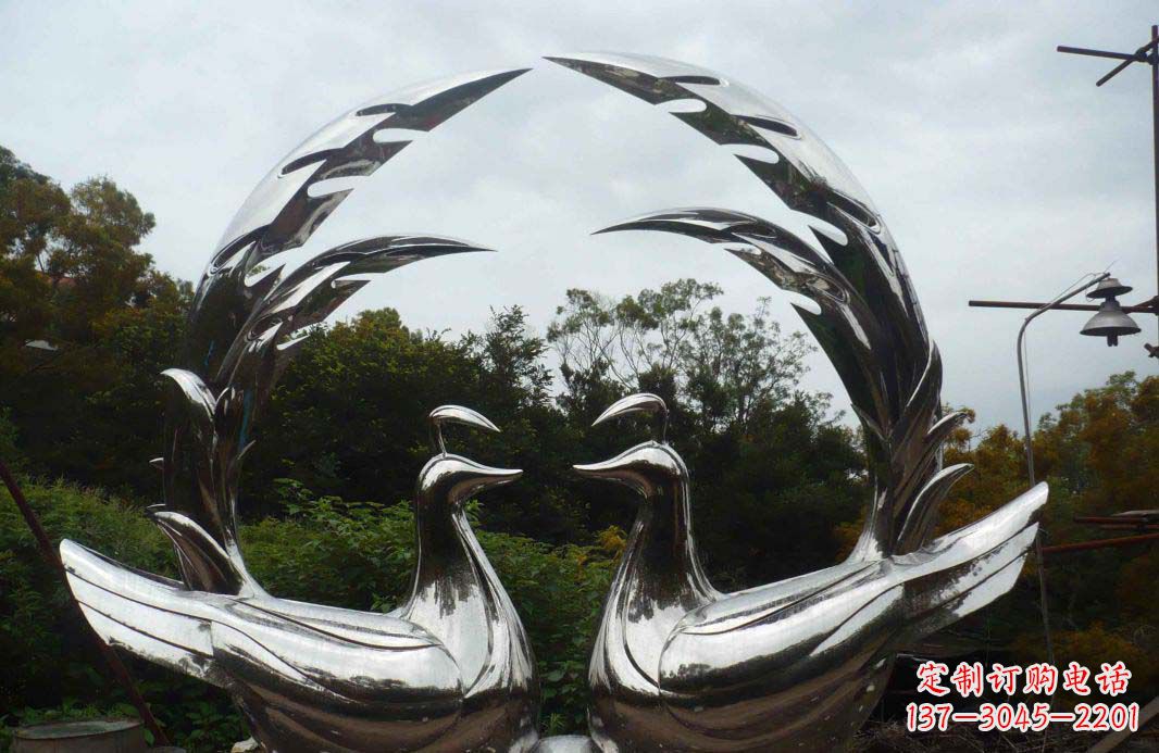 广州不锈钢孔雀雕塑浪漫与灵动