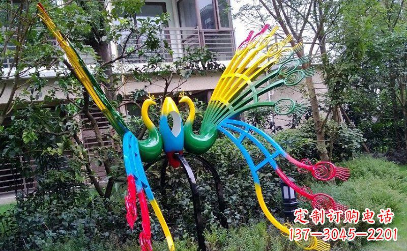 广州不锈钢孔雀雕塑——精美的艺术品