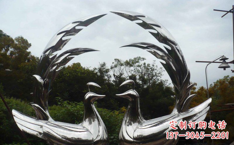 广州不锈钢制作的孔雀雕塑