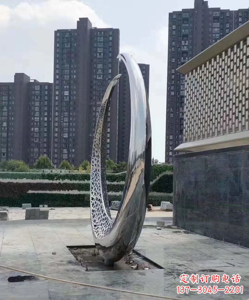广州精美不锈钢月亮雕塑