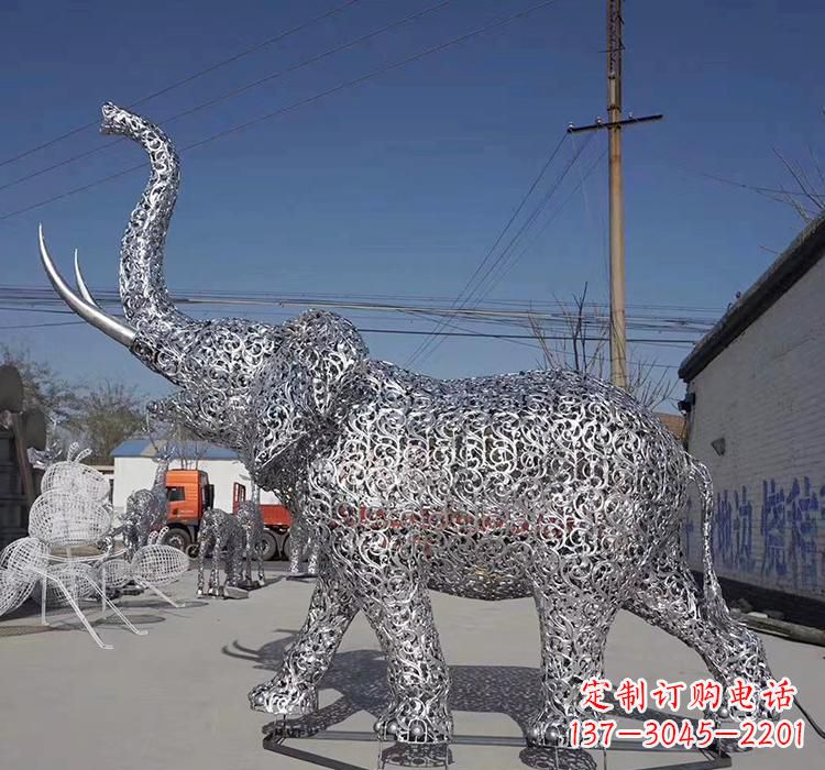 广州不锈钢大象雕塑象征力量与美丽
