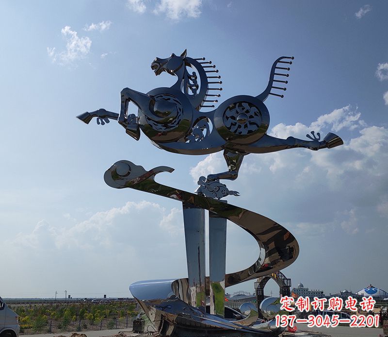 广州不锈钢大型马踏飞燕景观雕塑集艺术与自然于一体