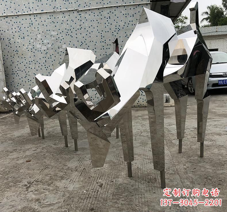 广州不锈钢小鹿雕塑把自然美景带入家中