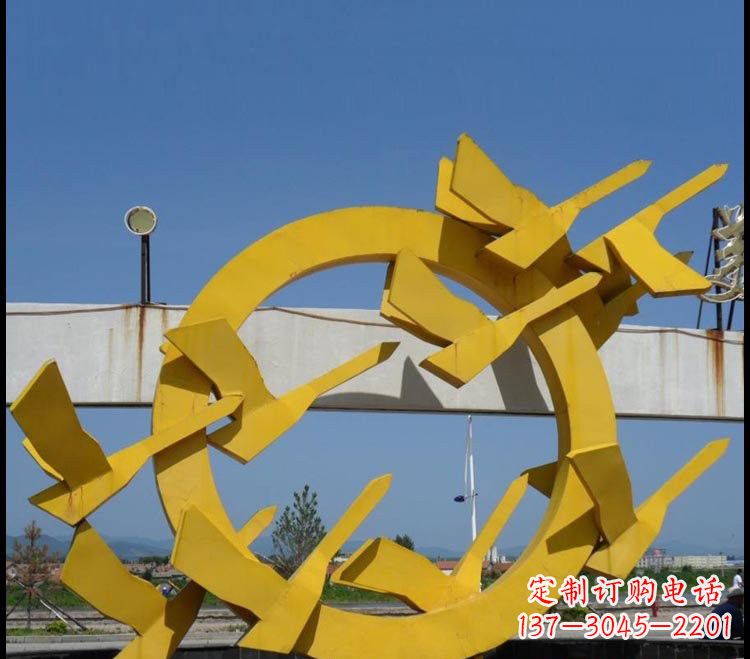 广州不锈钢大雁雕塑点缀公园美景