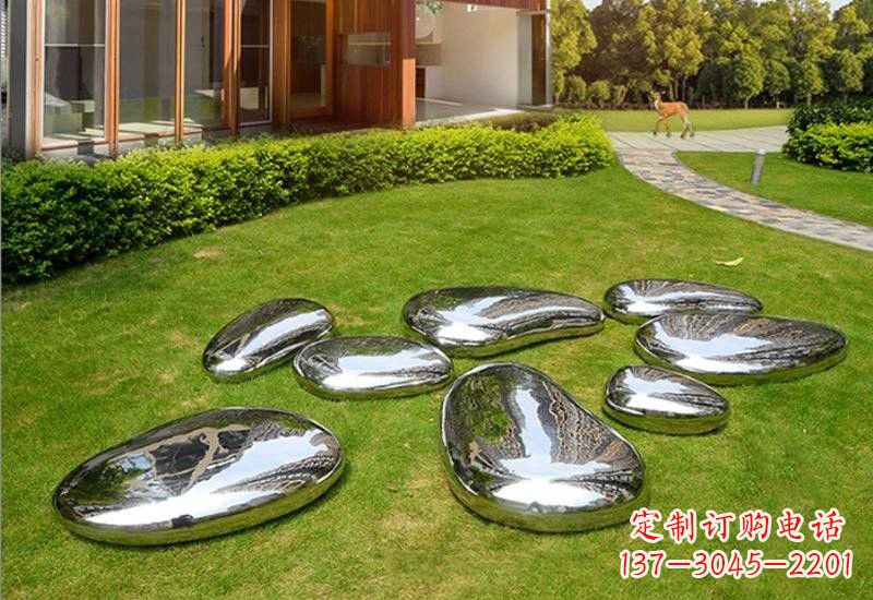 广州不锈钢公园的鹅卵石雕塑