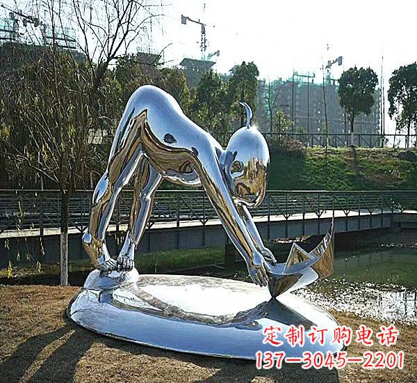 广州不锈钢公园里的儿童雕塑
