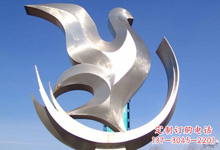 广州不锈钢鸽子雕塑美丽的象征