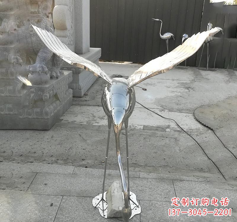 广州不锈钢仙鹤雕塑美丽与坚固并存