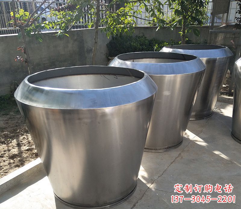 广州不锈钢花盆雕塑给你的家园增添一份独特的美