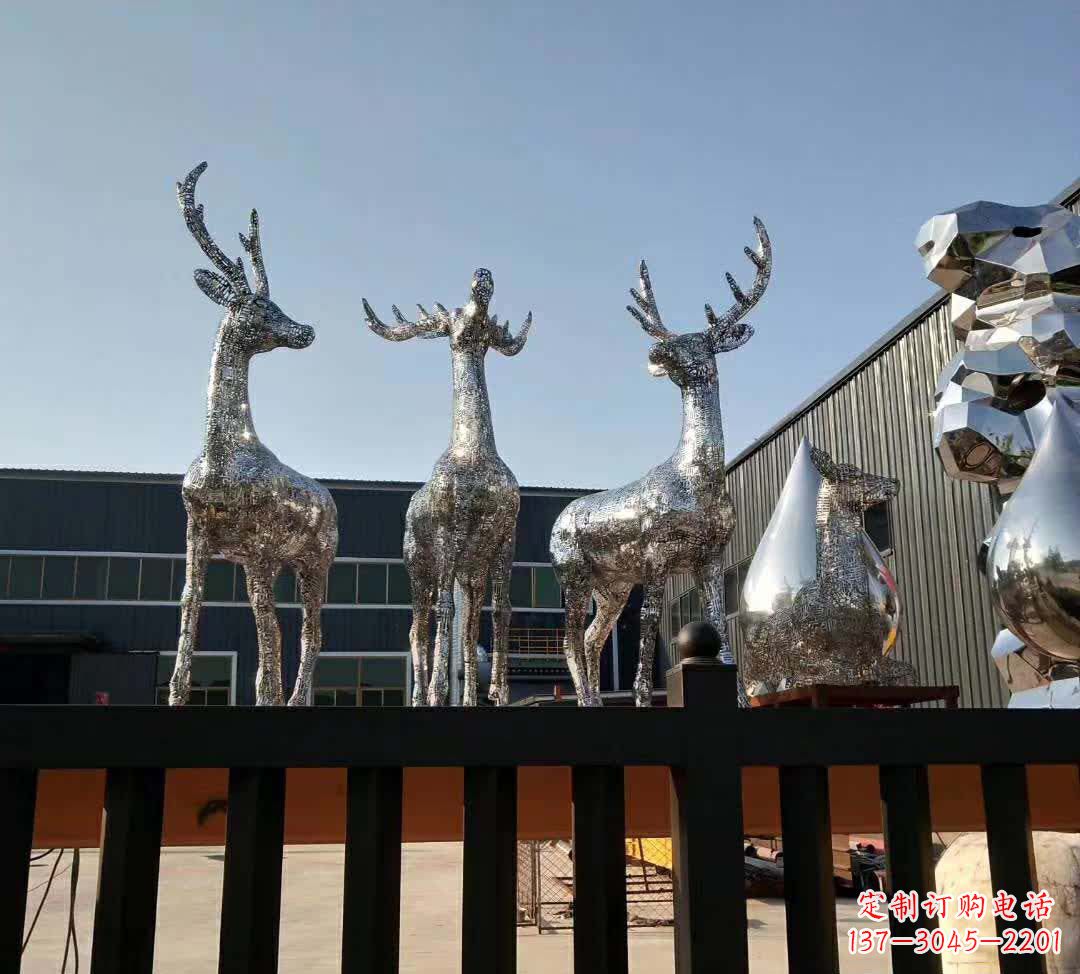 广州不锈钢梅花鹿雕塑给空间增添优雅气息