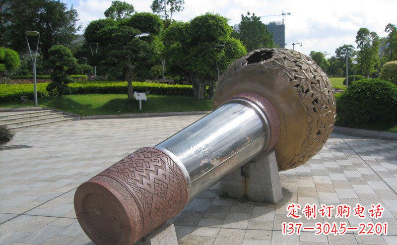广州“铸就记忆的不锈钢话筒雕塑”