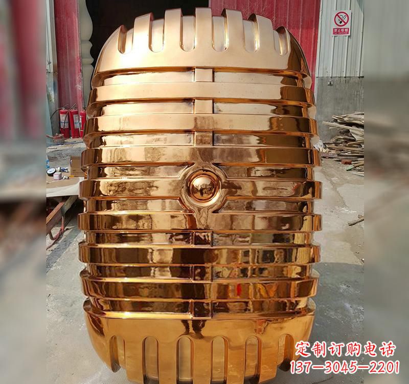 广州不锈钢话筒雕塑传承历史的象征