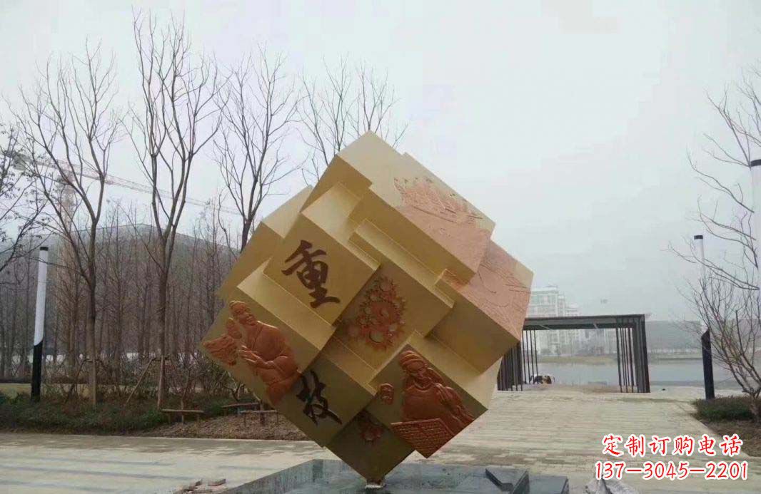 广州不锈钢魔方雕塑给景观增添丰富多彩