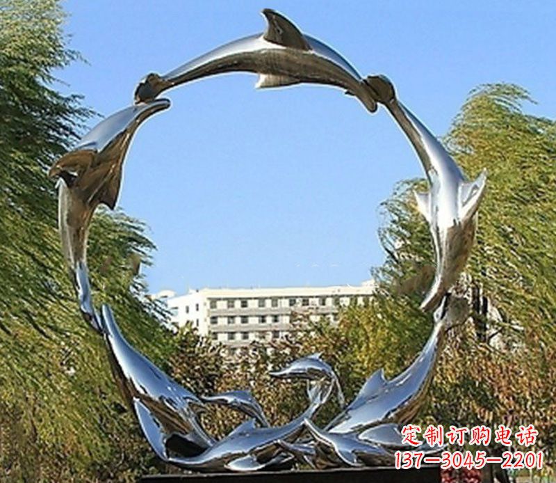 广州该雕塑的内容、设计理念和文化意义。