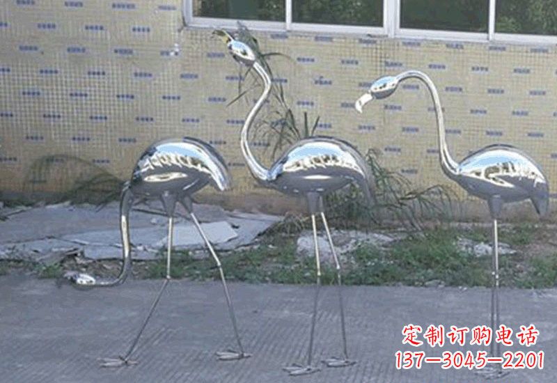 广州不锈钢火烈鸟雕塑给人以美好的视觉享受