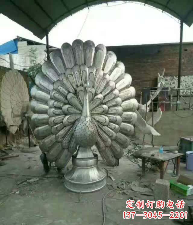 广州该孔雀雕塑