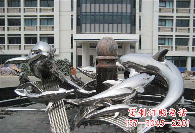 广州海豚雕塑融合浪漫和优雅