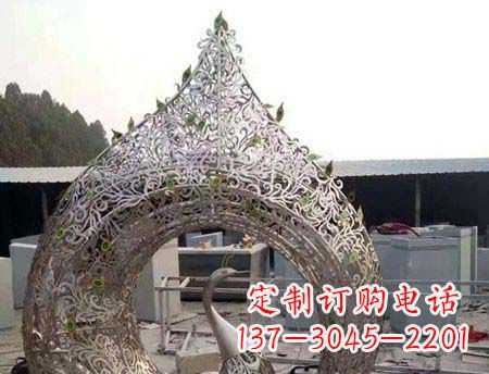 广州不锈钢镂空孔雀雕塑精美的艺术之作