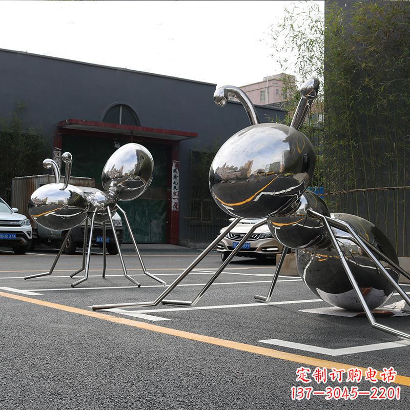广州蚂蚁雕塑给城市街道带来活力