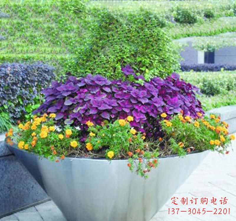 广州不锈钢花盆雕塑艺术之美