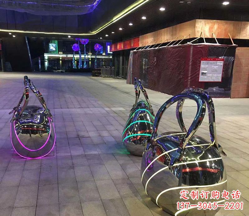 广州不锈钢手提包雕塑精美艺术品