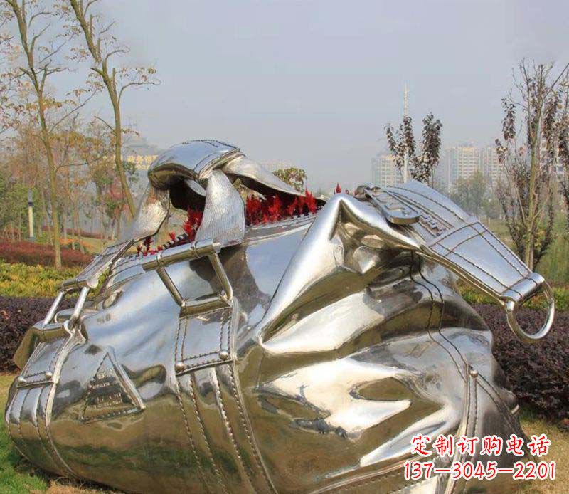 广州精美不锈钢手提包雕塑