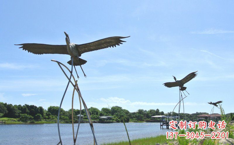广州不锈钢仙鹤雕塑象征着自由之美