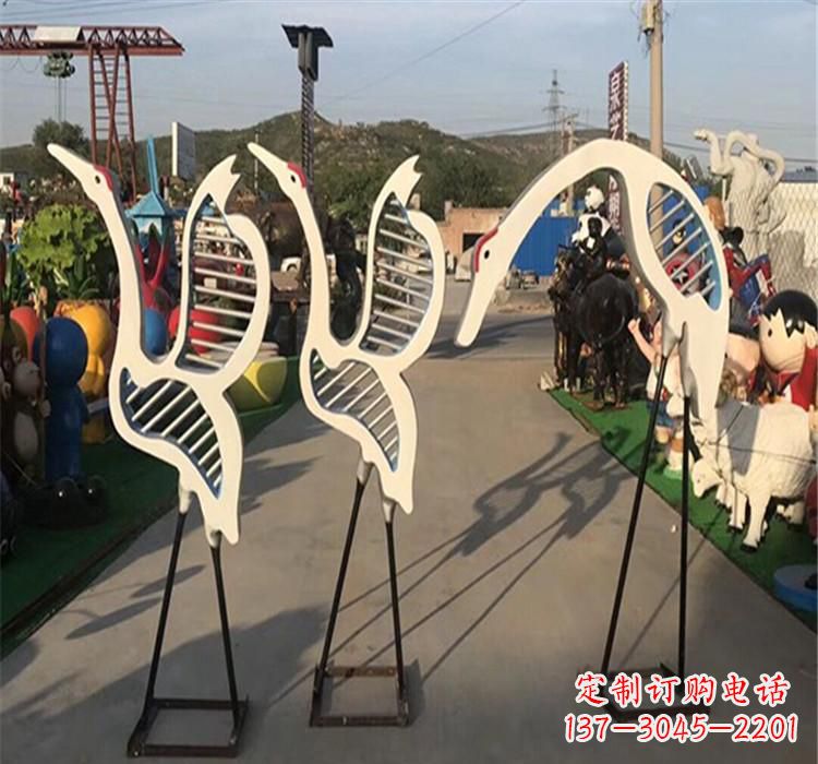 广州精美不锈钢仙鹤雕塑