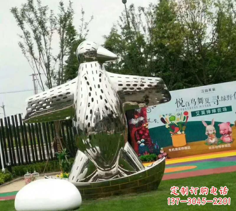广州不锈钢现代企鹅雕塑