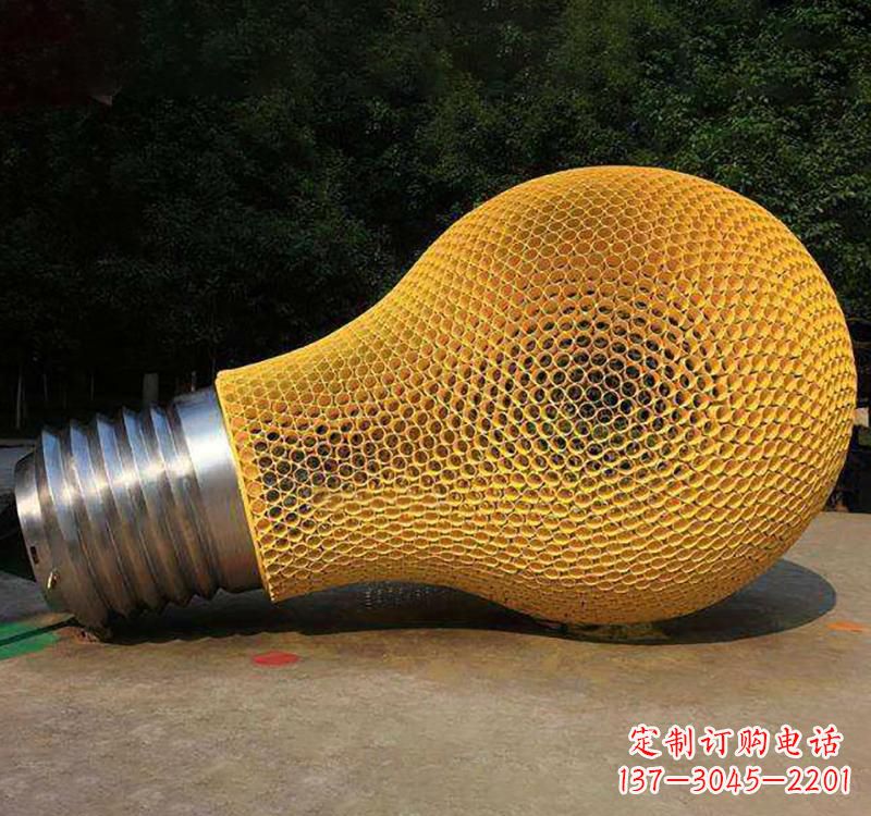 广州不锈钢灯泡雕塑点亮小区景观