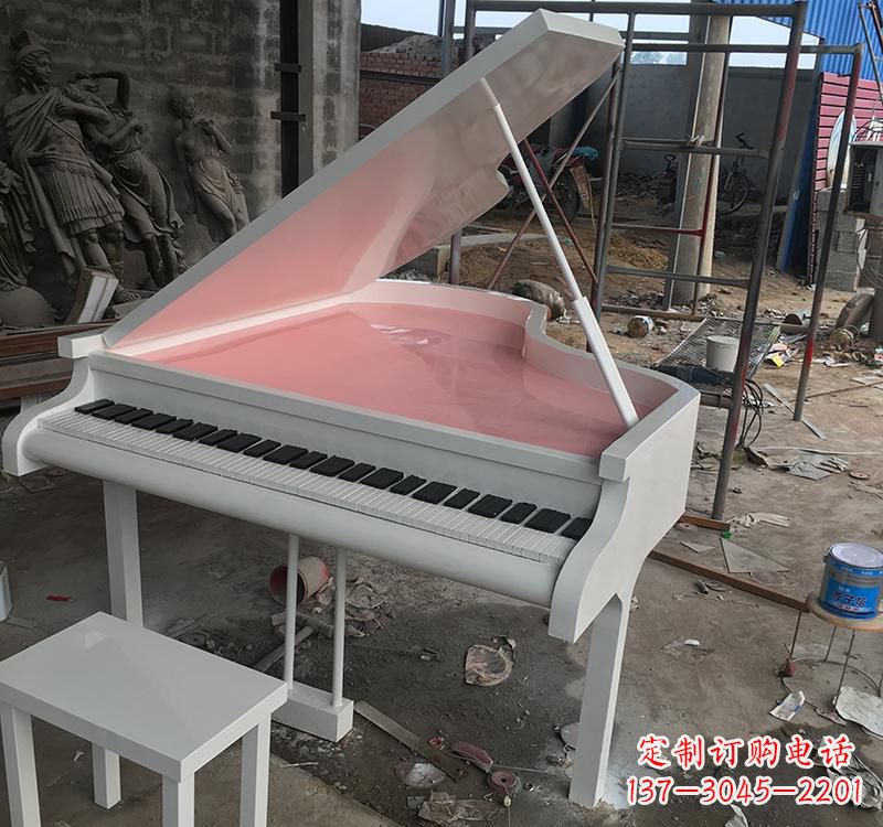 广州不锈钢校园钢琴雕塑发出音乐的艺术