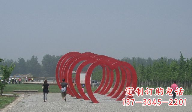 广州不锈钢心形拱门雕塑美丽而神圣