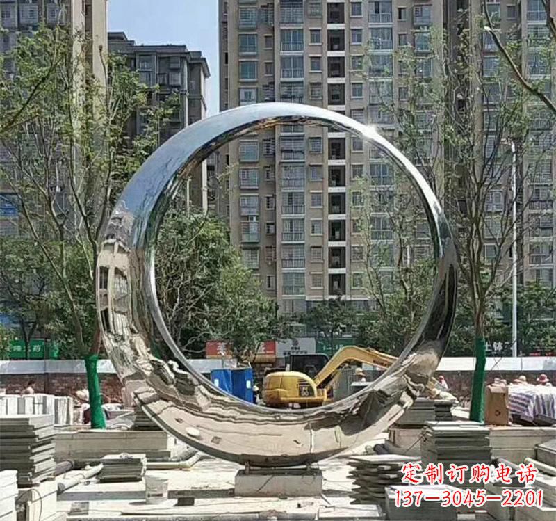 广州不锈钢艺术圆环雕塑——艺术的精粹