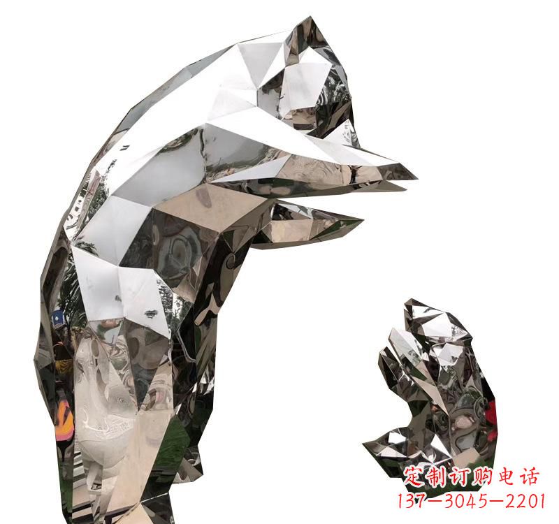 广州不锈钢园林熊猫雕塑——传承中国文化
