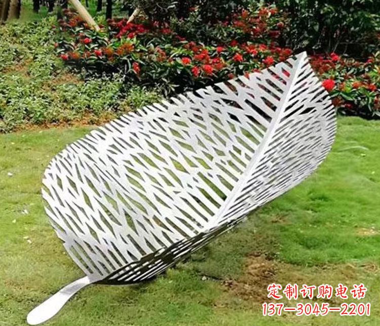广州不锈钢园林镂空树叶雕塑精美而抽象